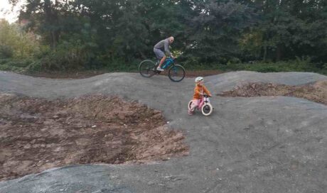 Stade – Dirtbike Anlage, Pumptrack, Tricksprung, MTB Kicker, Jumpline, BMX Park